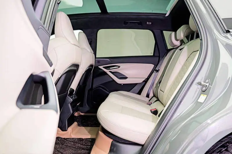 Audi Q6L e-tron 2026 First Edition Navigator — 19