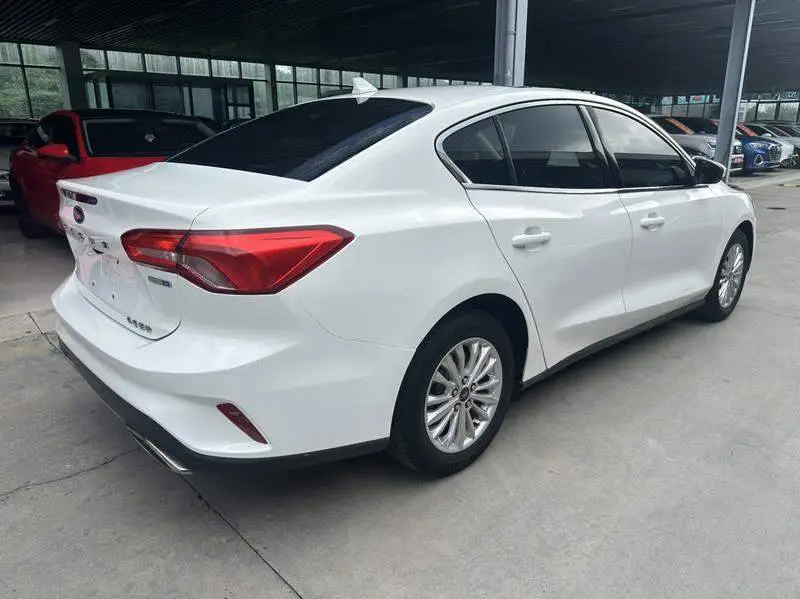 Fox 2021 Sedan EcoBoost 180 Automatic Front — 6