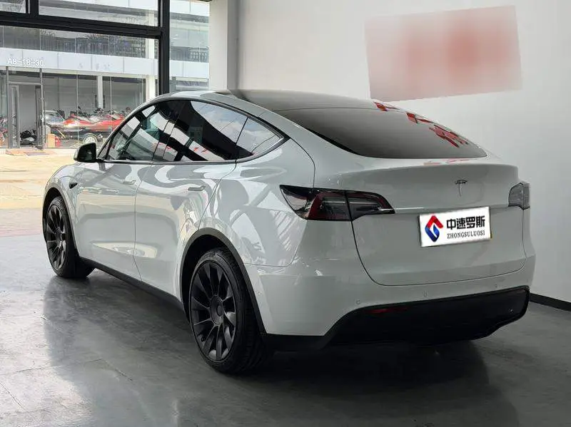 Model Y 2022 facelifted rear-wheel drive version — 3