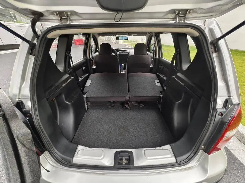 Livina 2010 Jinrui Edition 1.6L Automatic Standard Model — 12