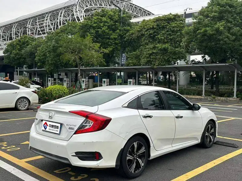 Civic 2016 220TURBO CVT Premium Edition — 6