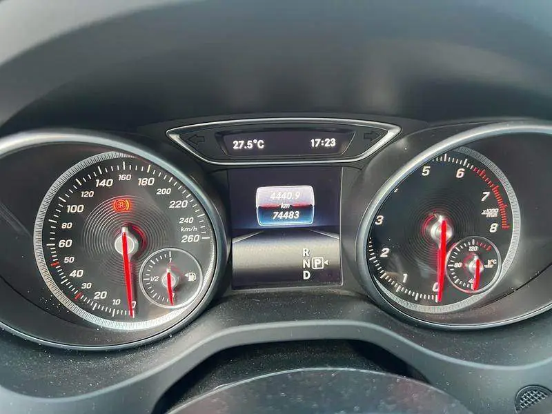 Mercedes-Benz GLA 2018 GLA 200 Dynamic — 8