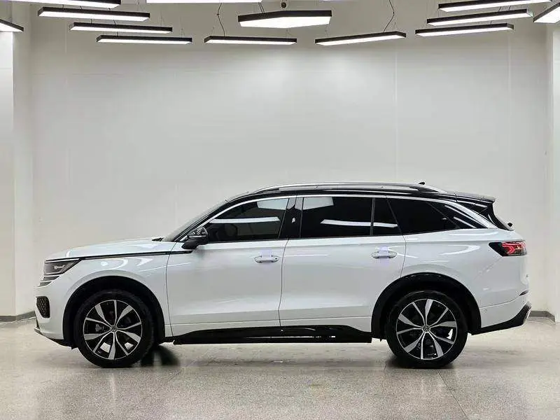 Tour 2023 380TSI 4WD R-Line Tour Edition — 4