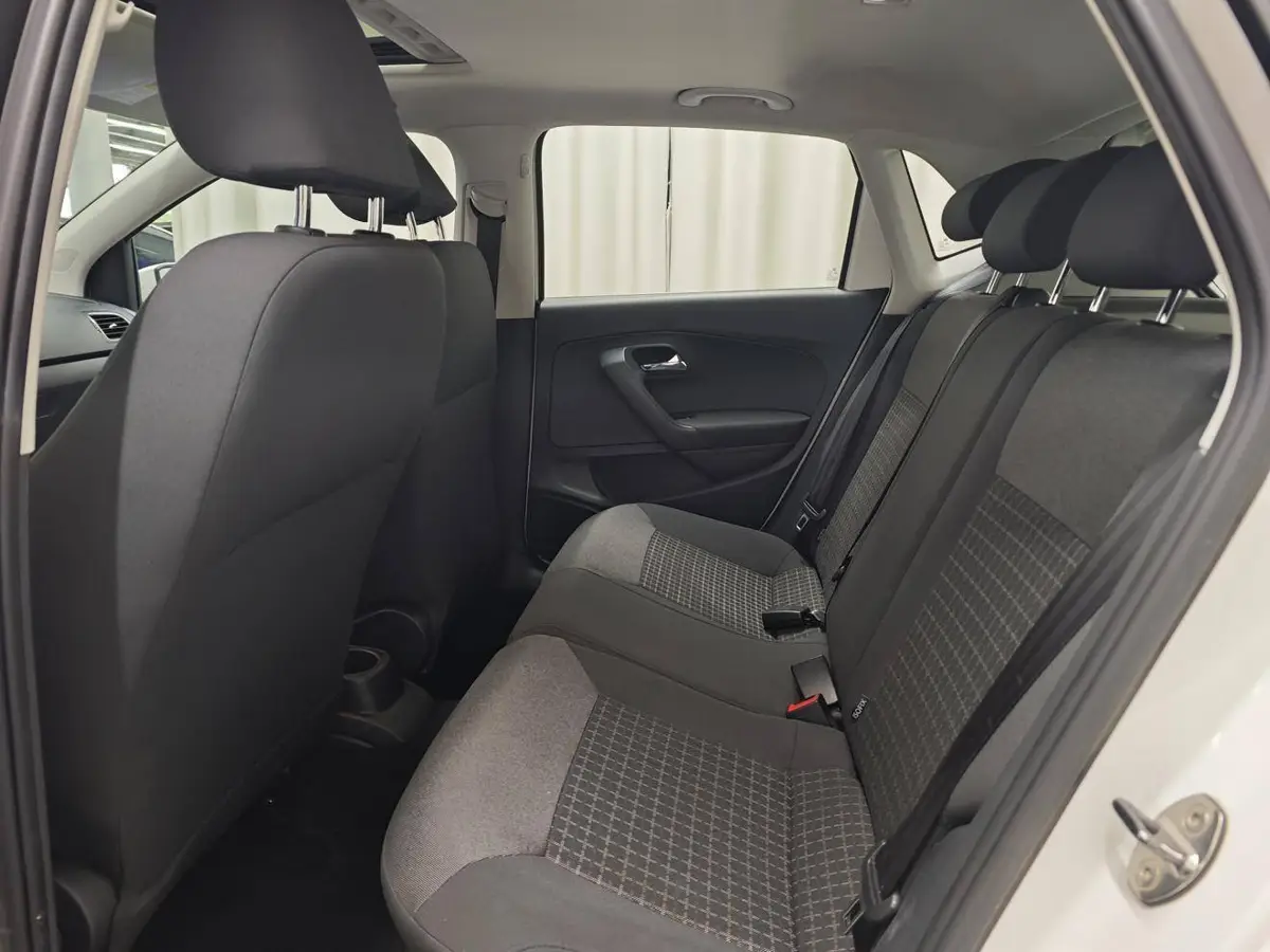 Polo 2016 1.6L Automatic Comfort — 5