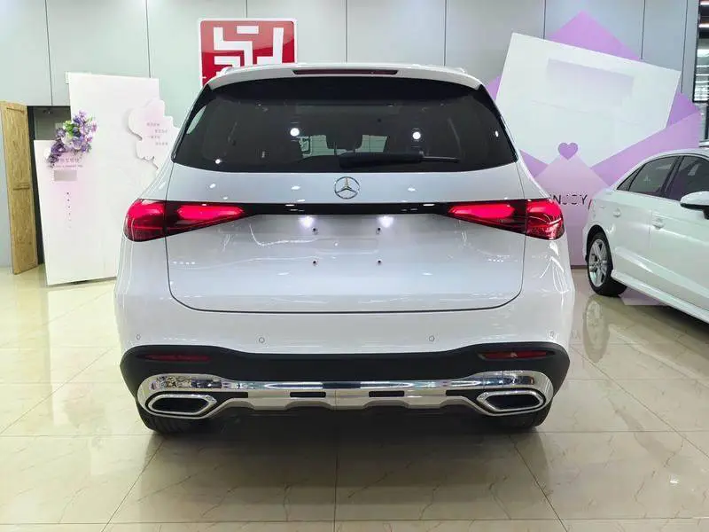 Mercedes-Benz GLC 2023 GLC 260 L 4MATIC Dynamic 7-seater — 6