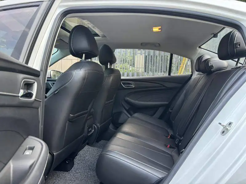 Roewe i5 2021 1.5L CVT Platinum Edition — 13