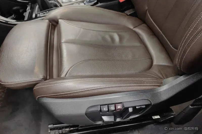BMW X1 2018 xDrive20Li Premium Edition — 18