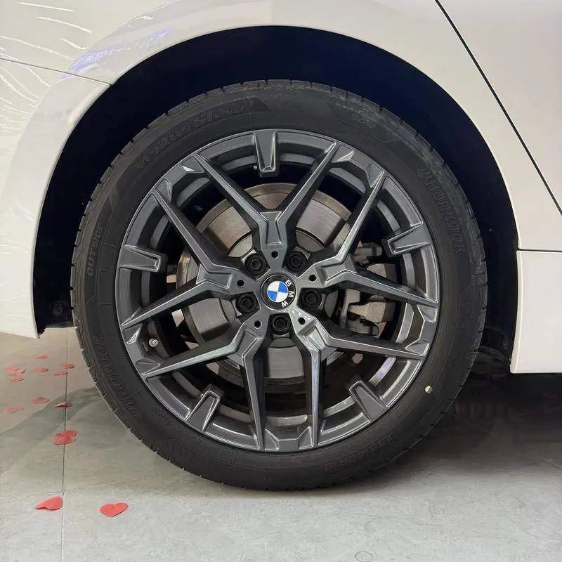 BMW 3 Series 2025 330Li M Sport Night Edition — 7