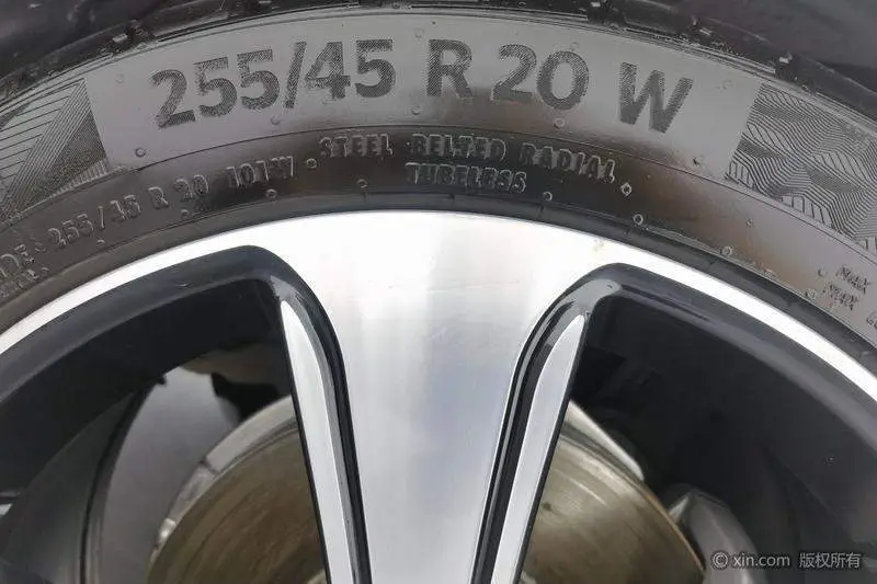 Mercedes-Benz GLC 2019 GLC 300 L 4MATIC Dynamic — 12