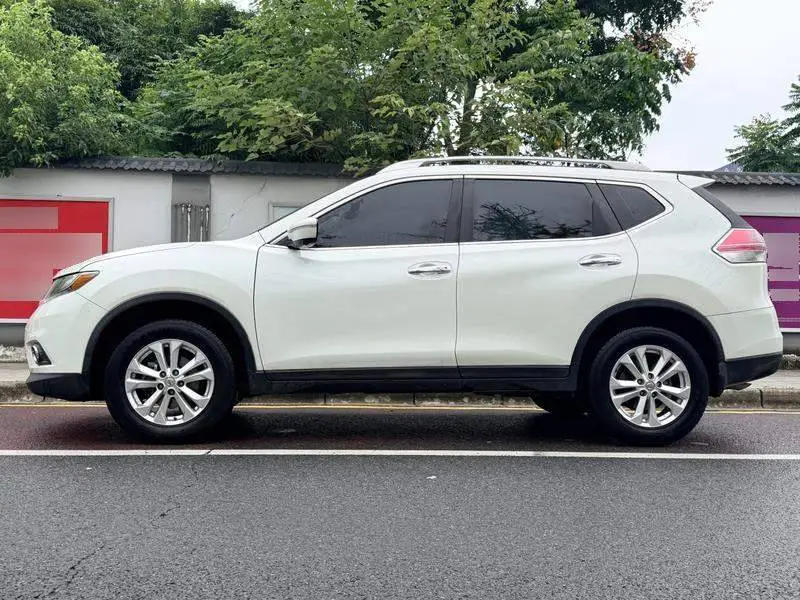 X-Trail 2015 2.0L CVT Comfort MAX Edition 2WD — 4