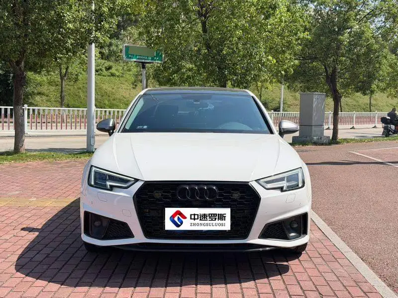 Audi A4L 2019 40 TFSI Fashion National VI — 2