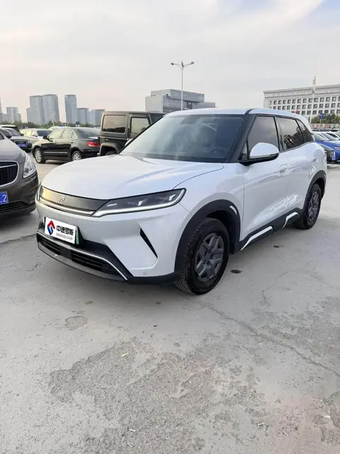 Yuan UP 2025 301km Navigator