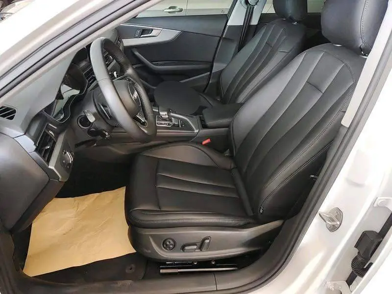 Audi A4L 2019 40 TFSI Progressive National VI — 13