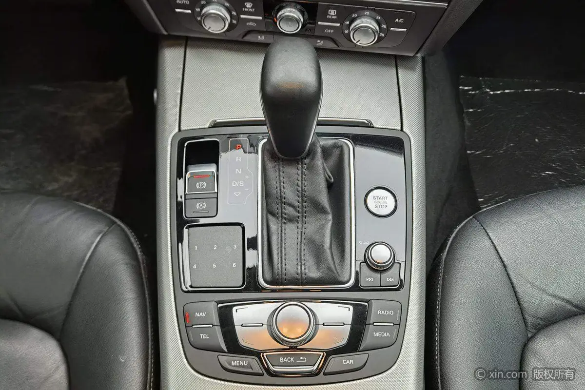 Audi A6L 2018 30th Anniversary Model 35 TFSI Fashion Model — 17
