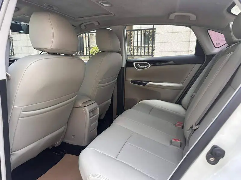 Sylphy 2018 1.6XV CVT Premium Edition — 9