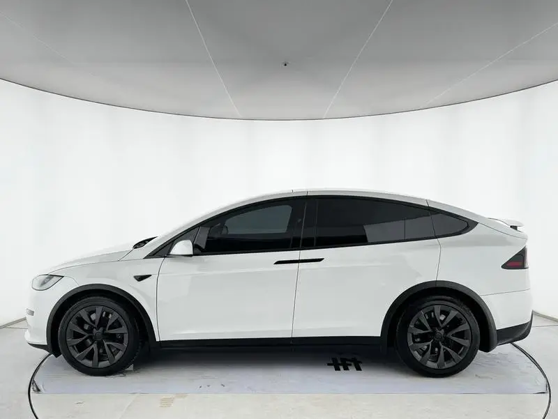 Model X 2023 Dual Motor All-Wheel Drive — 4