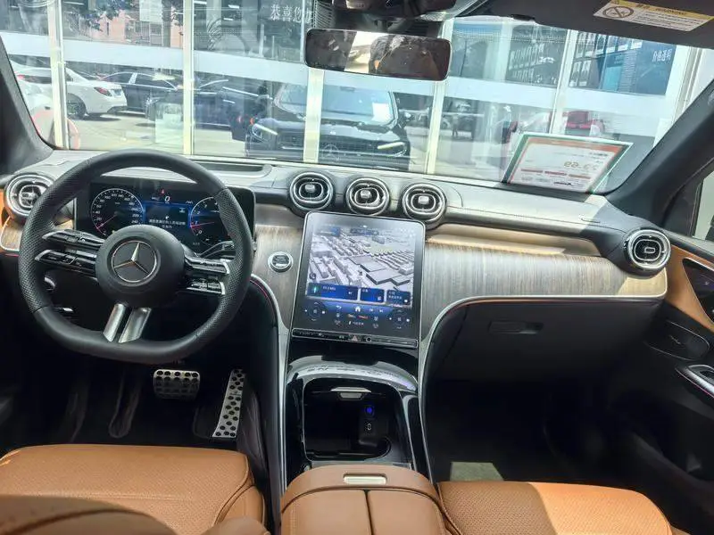 Mercedes-Benz GLC 2025 GLC 300 L 4MATIC Dynamic 5-seater — 12