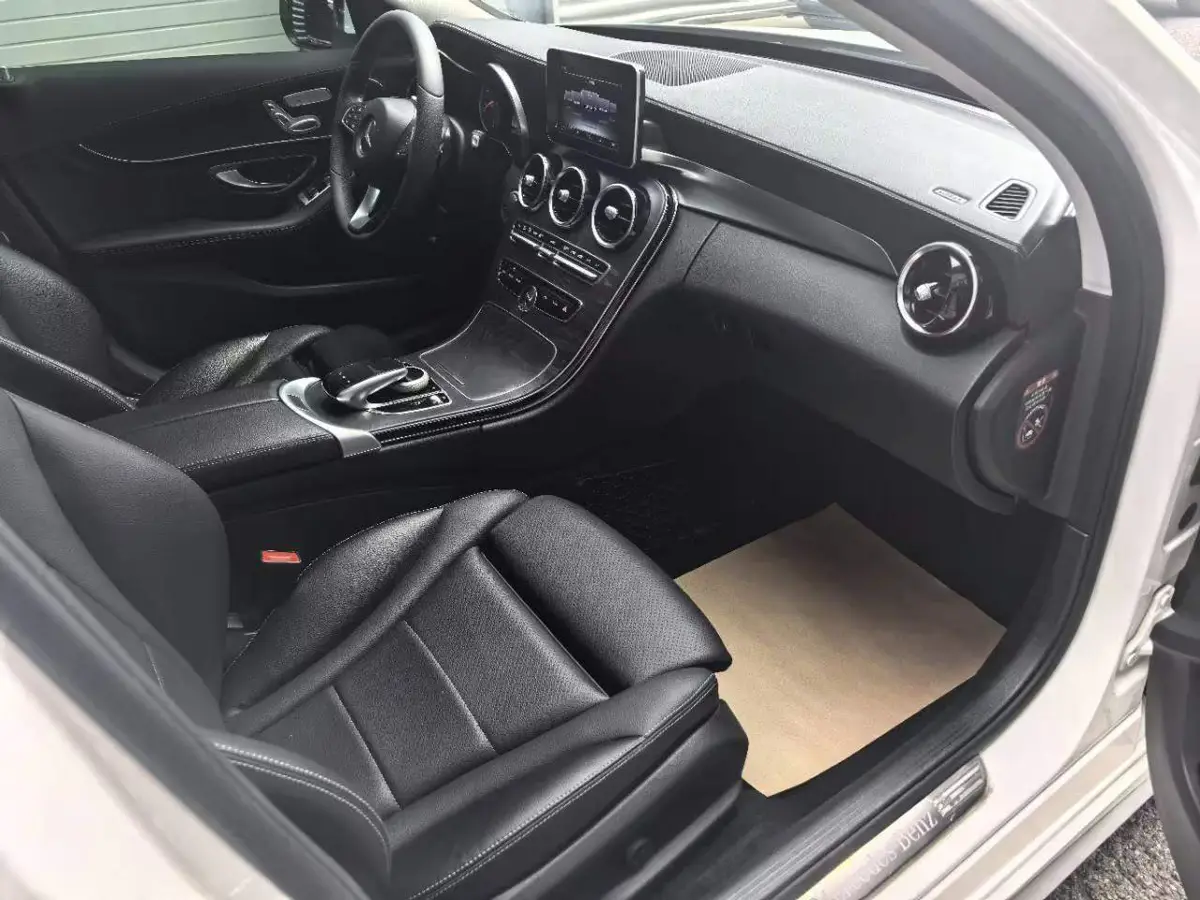 Mercedes-Benz C-Class 2017 C 200 L Sports Edition — 9