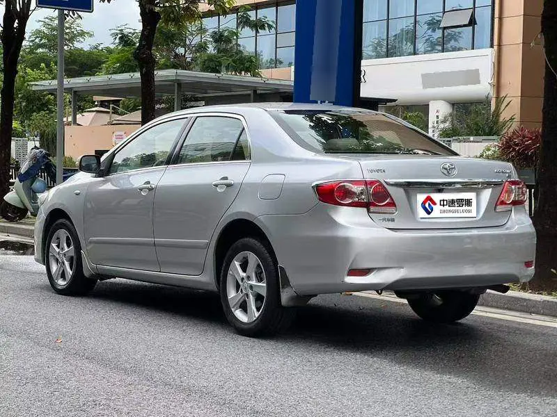 Corolla 2011 1.8L CVT GL-i — 4