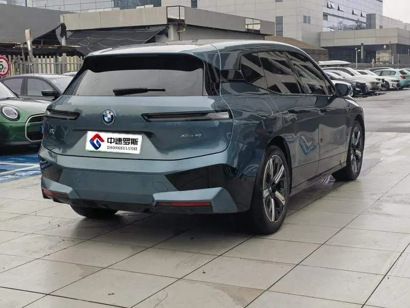 BMW iX 2022 xDrive40 — 5