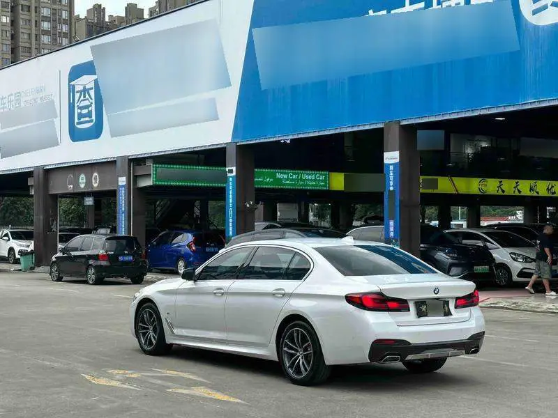 BMW 5 Series 2022 525Li M Sport Package — 4