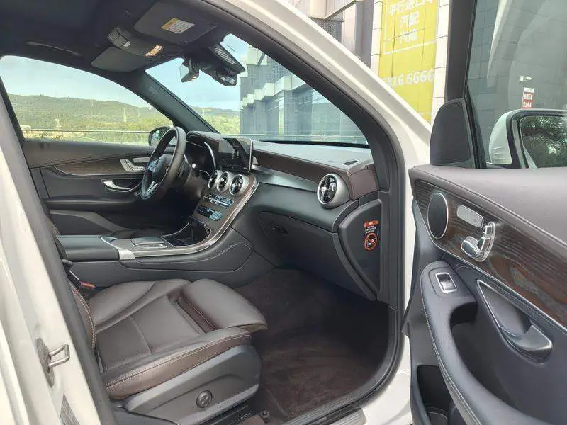 Mercedes-Benz GLC 2020 GLC 300 L 4MATIC Dynamic — 10