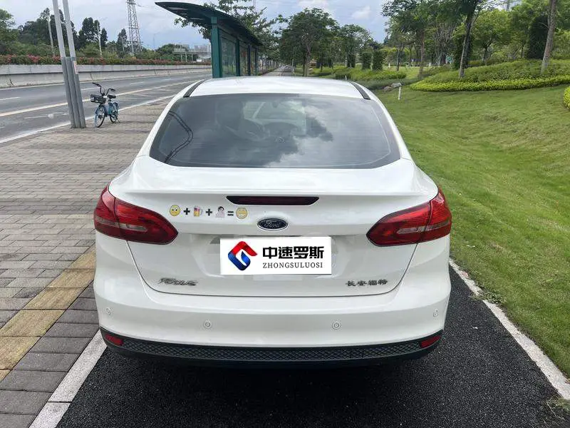 Fox 2015 Sedan 1.6L Automatic Fashion Edition — 5