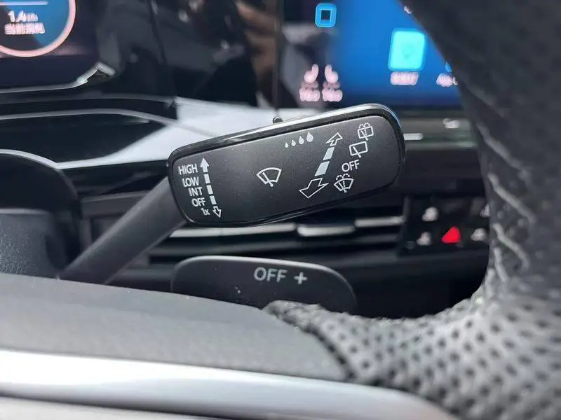 Golf 2023 280TSI DSG R-Line Lite — 12