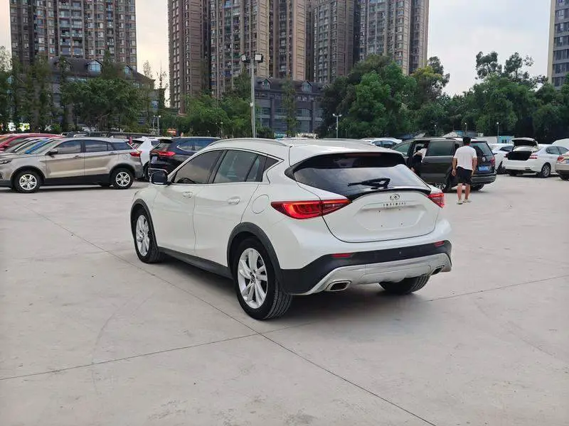 Infiniti QX30 2017 1.6T 2WD Sports Edition — 4