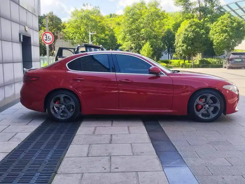 Giulia 2017 2.0T 200HP Deluxe Edition — 7