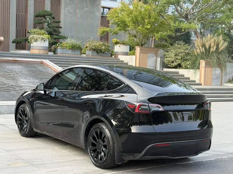 Model Y 2022 facelifted rear-wheel drive version — 4