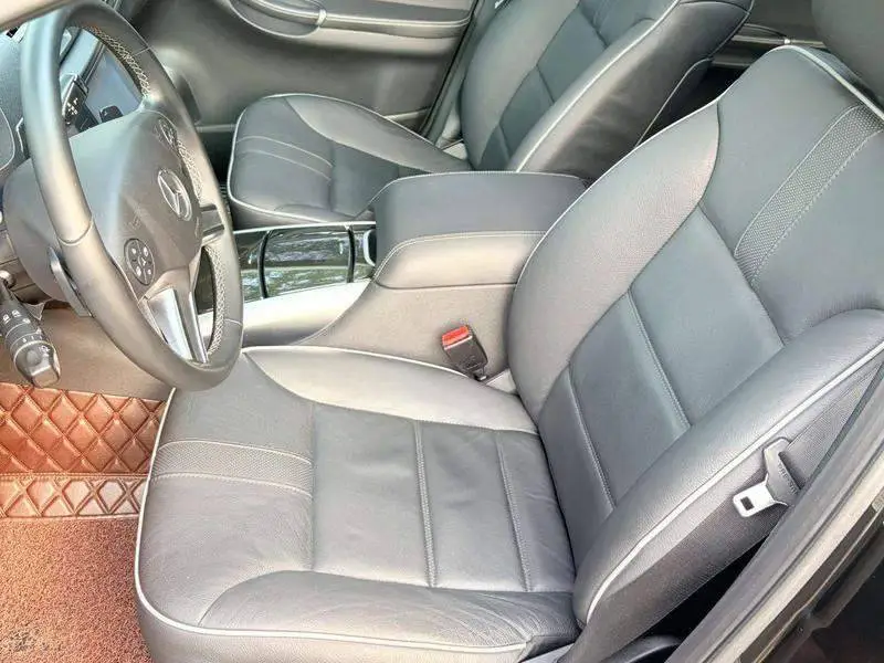 Mercedes-Benz R-Class 2017 R 320 4MATIC Business Edition — 17