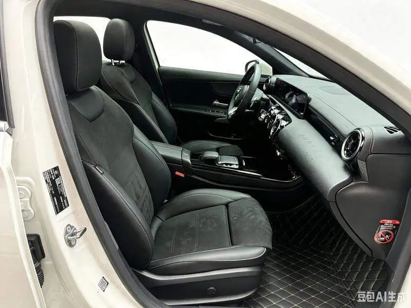 Mercedes-Benz A-Class 2019 A 200 L sports sedan — 13