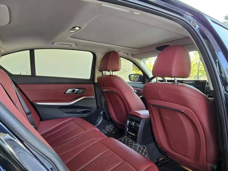 BMW i3 2023 eDrive 40 L Night Sport Package — 16