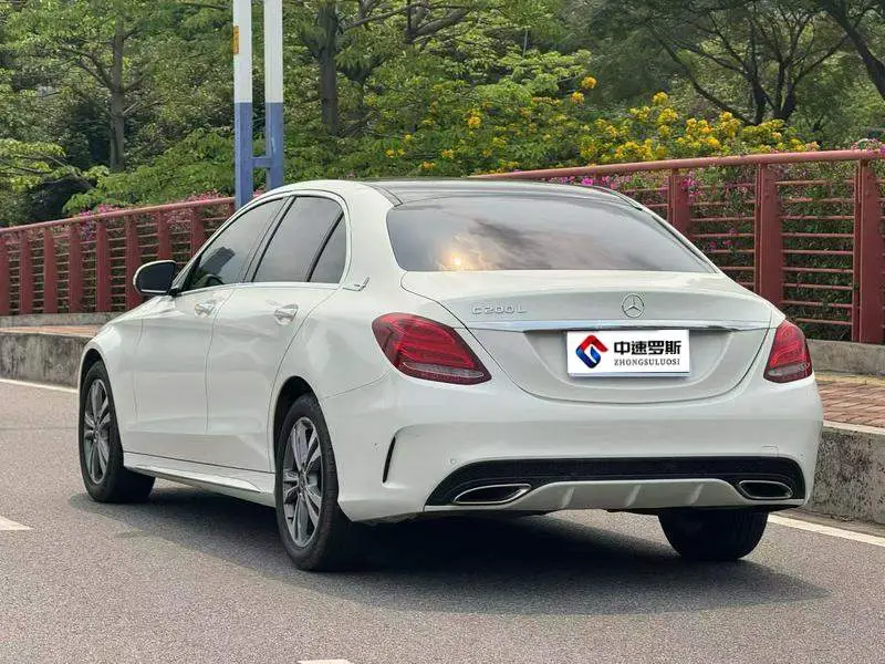Mercedes-Benz C-Class 2018 C 200 L Sports Edition — 3