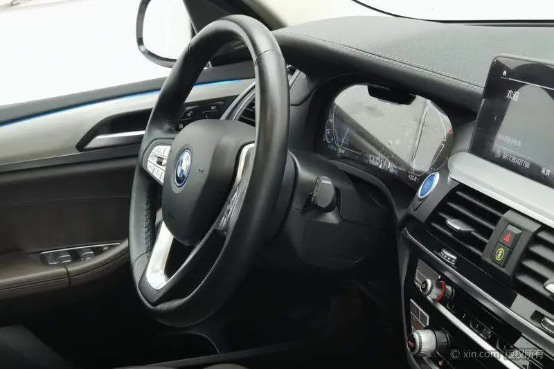 BMW iX3 2021 facelifted Pioneer model — 9