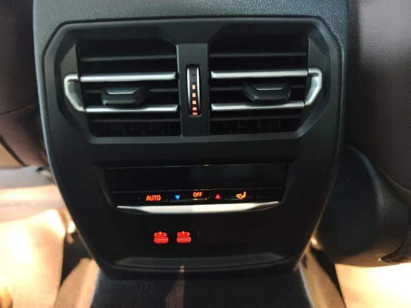 BMW 3 Series 2021 facelift 325Li M Sport Night Edition — 8