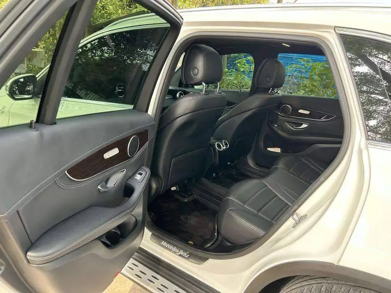 Mercedes-Benz GLC 2019 GLC 260 L 4MATIC Dynamic — 18