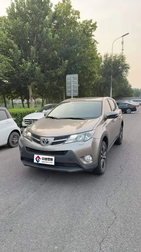 RAV4 Rongfang 2015 2.5L Automatic 4WD Premium Edition