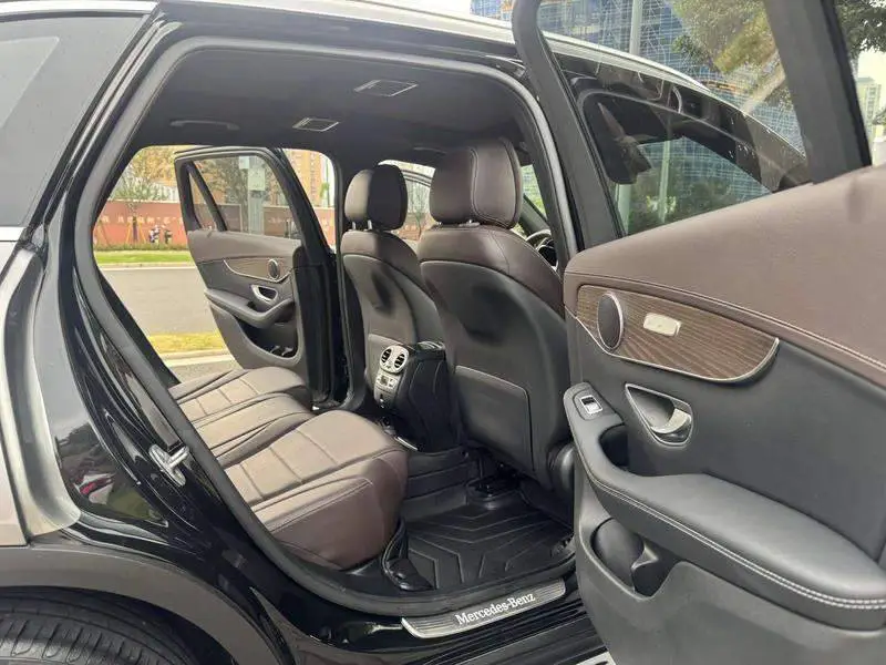 Mercedes-Benz GLC 2022 GLC 300 L 4MATIC Dynamic Collector's Edition — 9