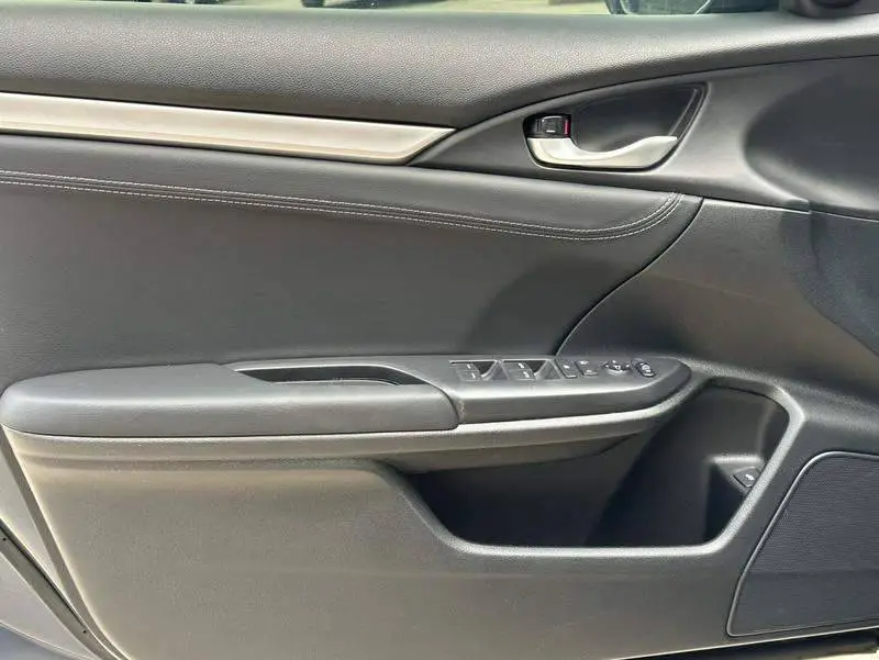 Civic 2016 220TURBO CVT Deluxe Edition — 11