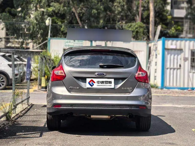 Fox 2012 Hatchback 1.6L Manual Fashion Edition — 5