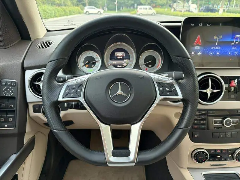 Mercedes-Benz GLK-Class 2015 GLK 300 4MATIC Fashion Ultimate Edition — 16