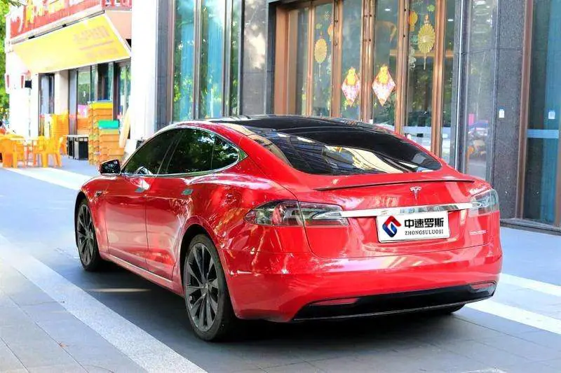 Model S 2020 Performance — 4