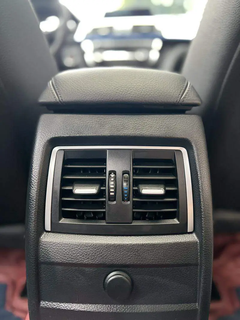 BMW 3 Series 2018 320i M Sport Package — 15