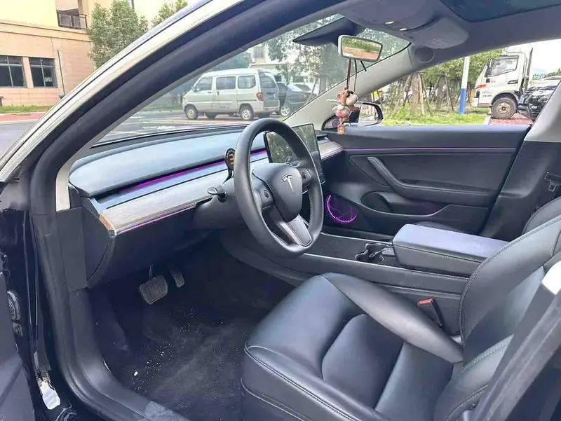 Model 3 2020 facelifted long-range rear-wheel drive version — 8