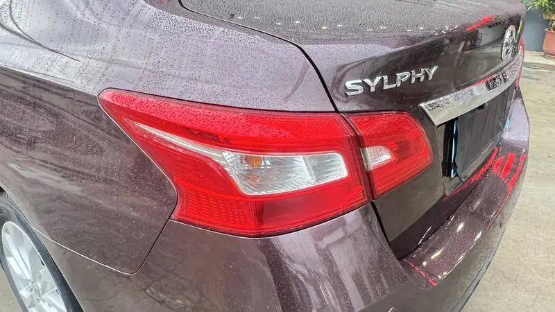 Sylphy 2016 1.6XL CVT Deluxe Edition — 4
