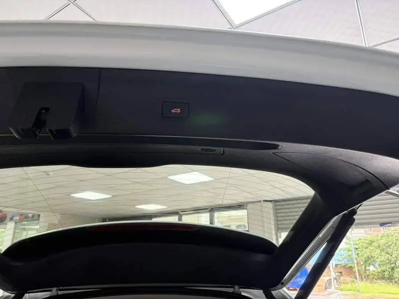 Audi Q3 2018 30th Anniversary Model 30 TFSI Fashion Model — 16