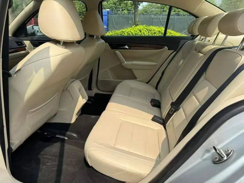 Lavida 2013 1.6L Automatic Comfort Edition — 9