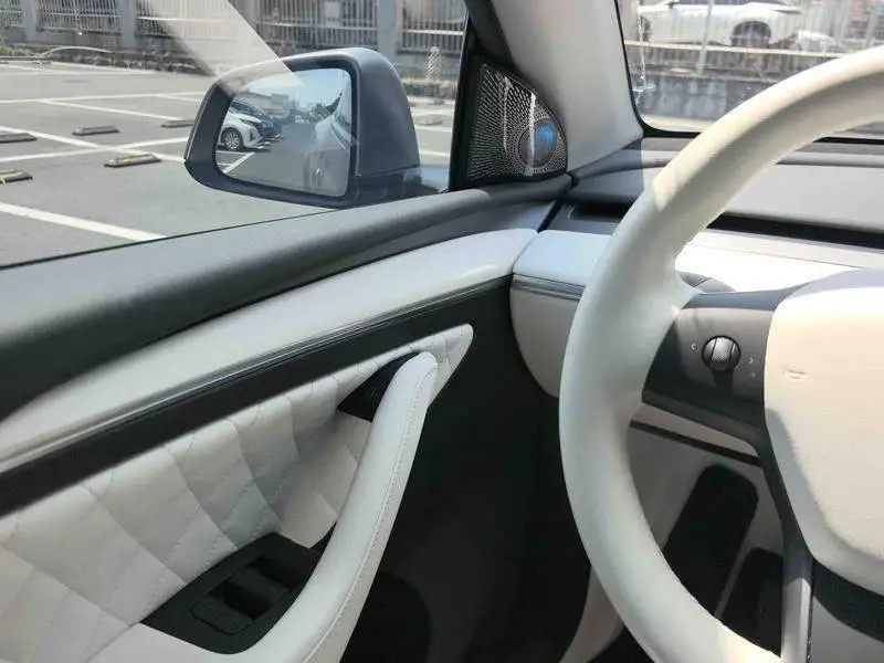 Model Y 2022 rear-wheel drive version — 11